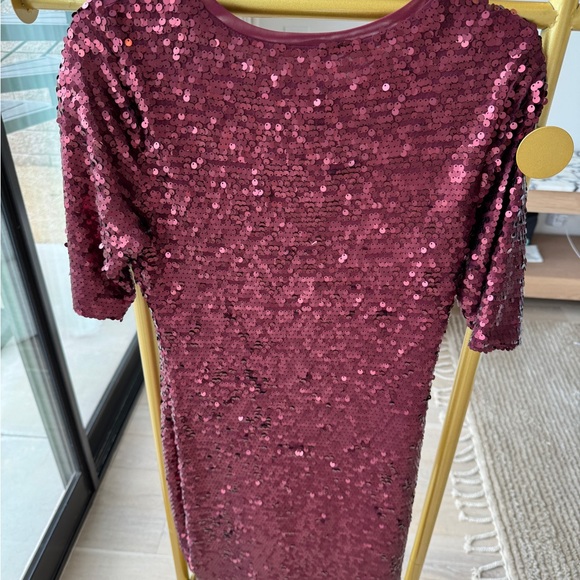 BCBGMAXAZRIA sequins midi dress - Picture 6 of 6